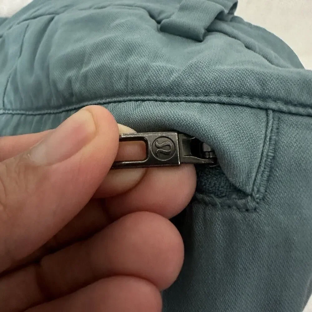 Lululemon Commission Short Slim *Chino 9